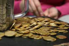 Investing In Canada counting money